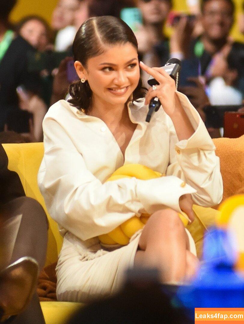Zendaya / zayarose11 слитое фото фото #0551