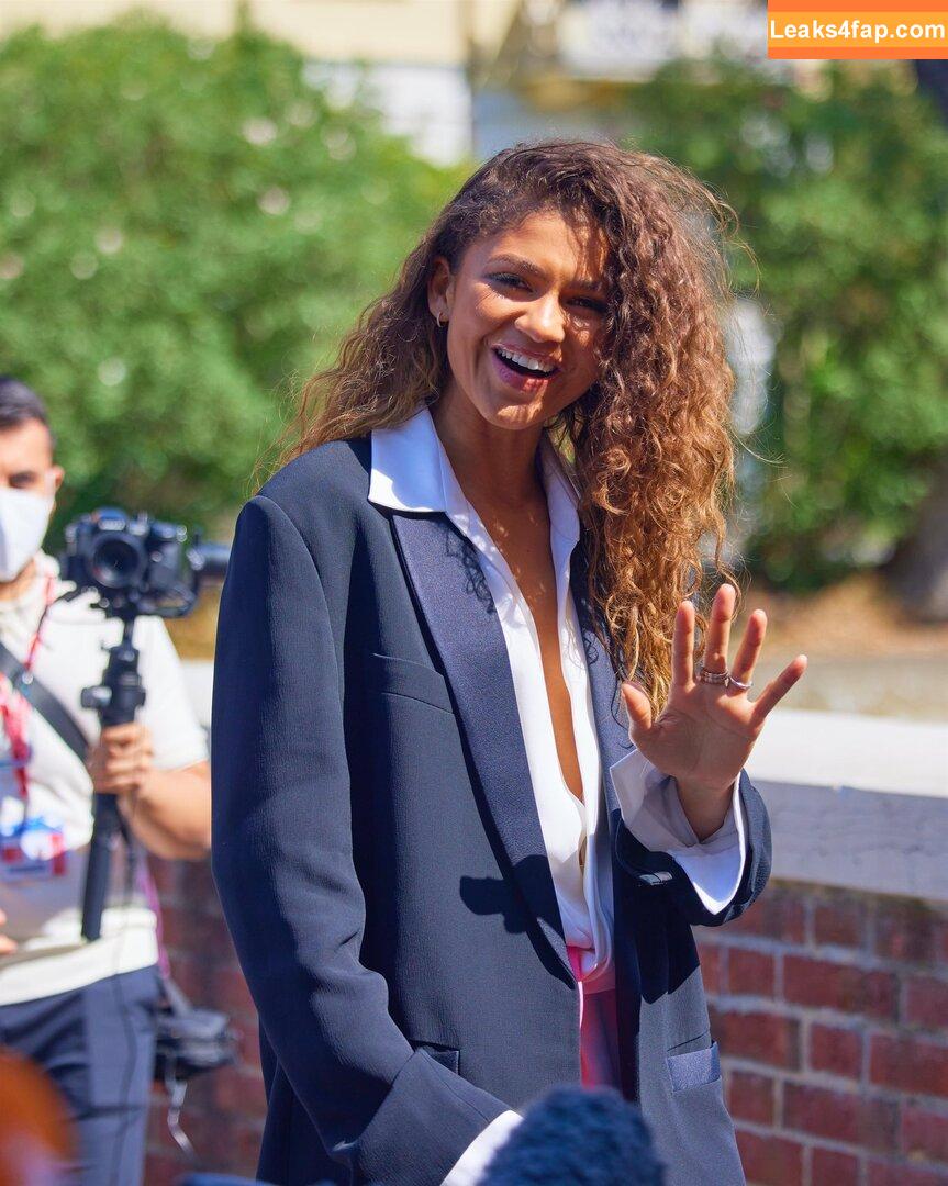 Zendaya / zayarose11 слитое фото фото #0577