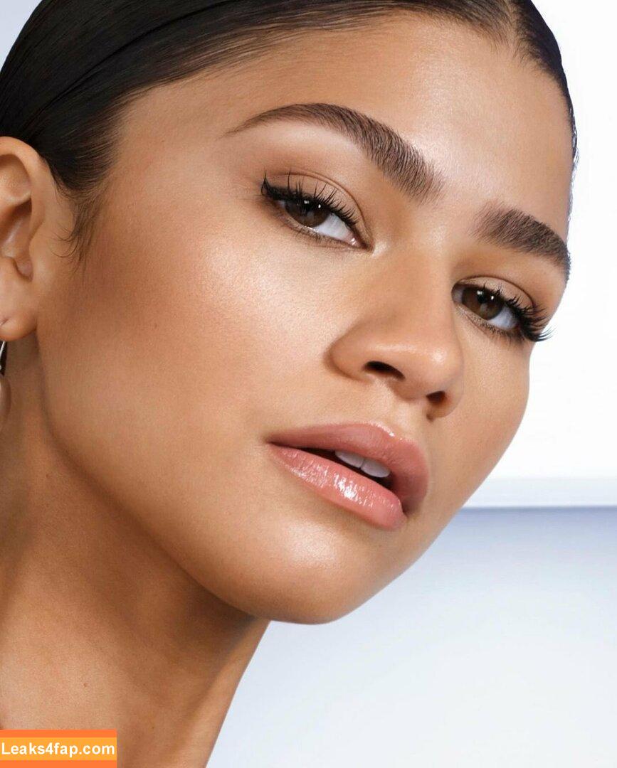 Zendaya / zayarose11 слитое фото фото #0596