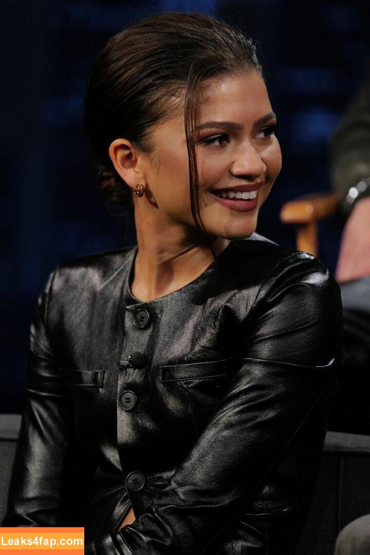 Zendaya / zayarose11 слитое фото фото #0776