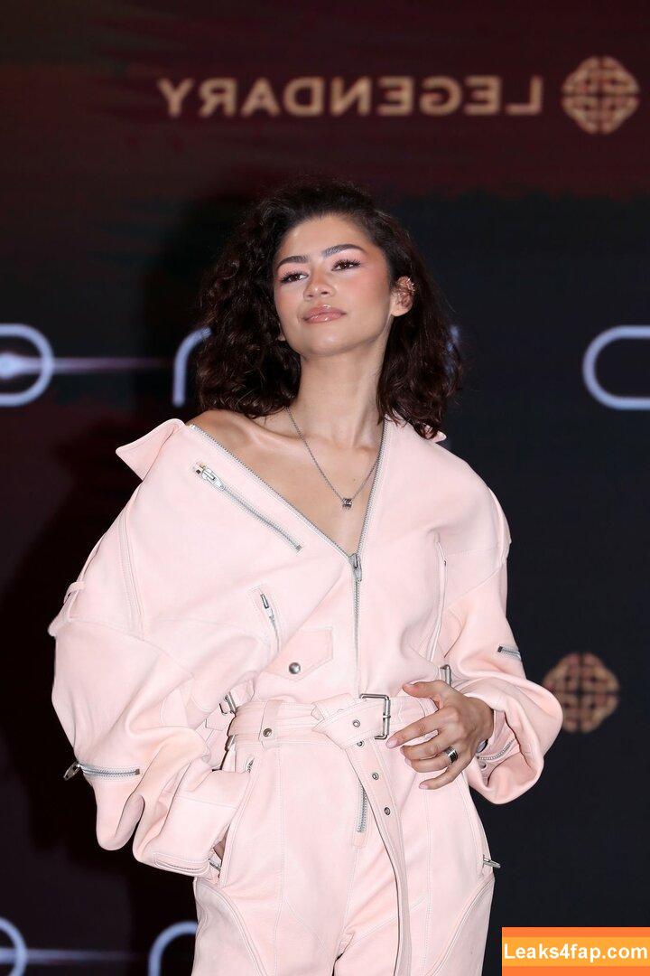 Zendaya / zayarose11 слитое фото фото #0941
