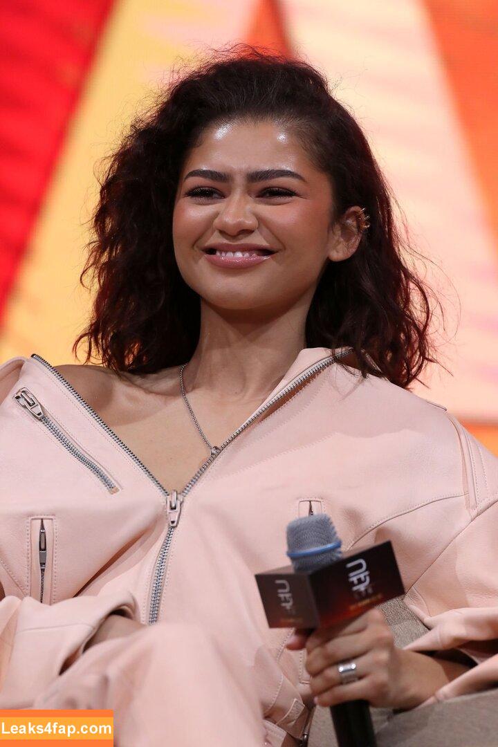Zendaya / zayarose11 слитое фото фото #0945