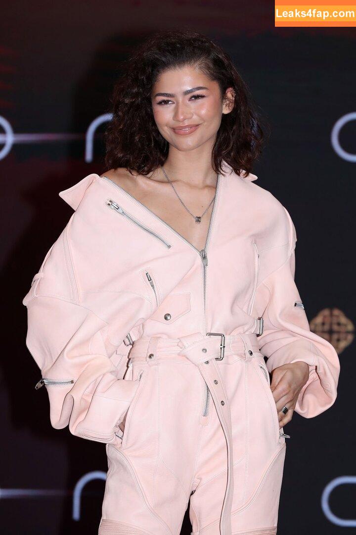 Zendaya / zayarose11 слитое фото фото #0947