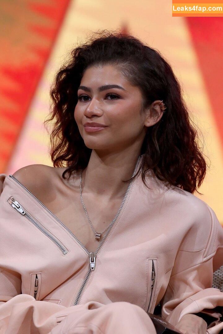 Zendaya / zayarose11 слитое фото фото #0954