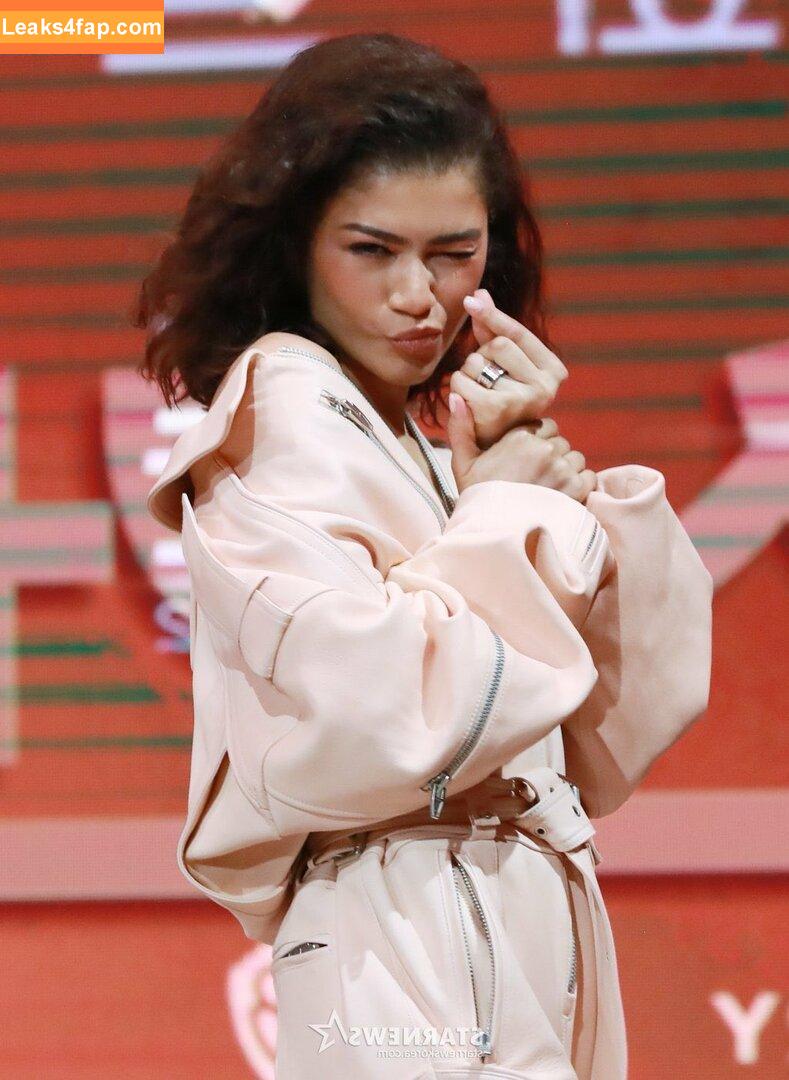 Zendaya / zayarose11 слитое фото фото #0958