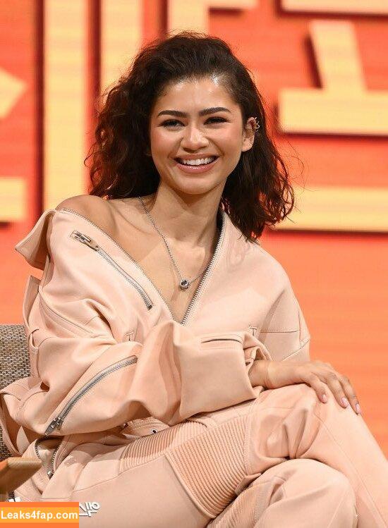 Zendaya / zayarose11 слитое фото фото #0961