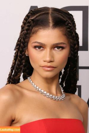Zendaya фото #0376