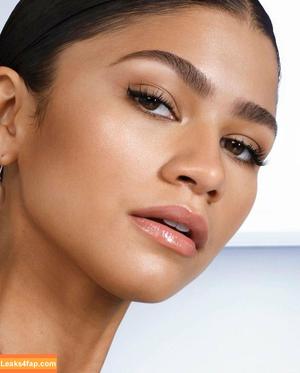 Zendaya фото #0596