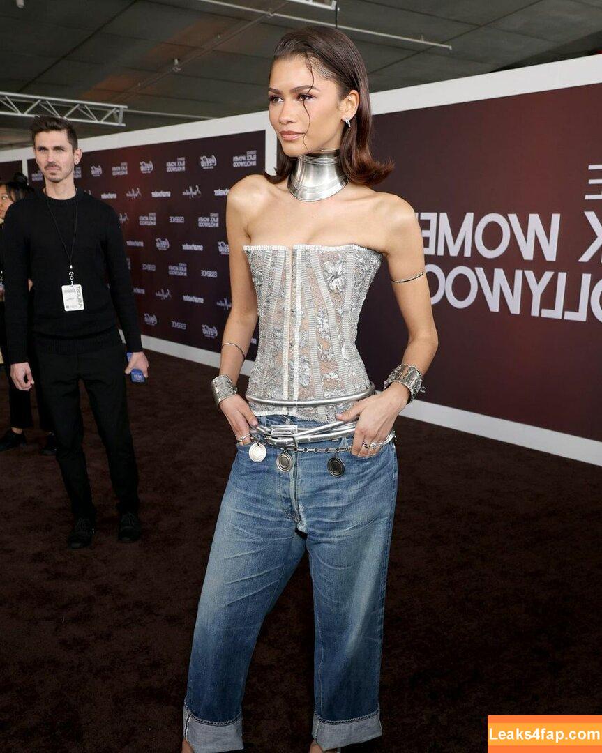 Zendaya / zayarose11 слитое фото фото #1095