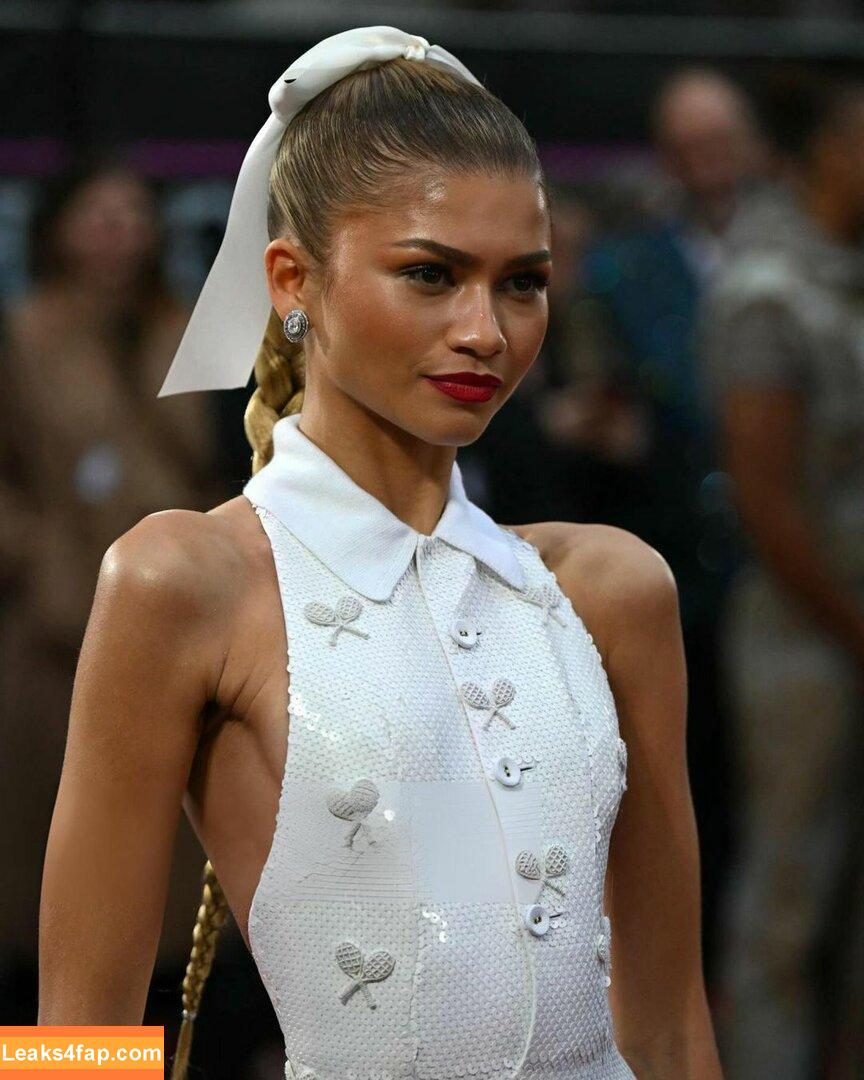 Zendaya / zayarose11 слитое фото фото #1459