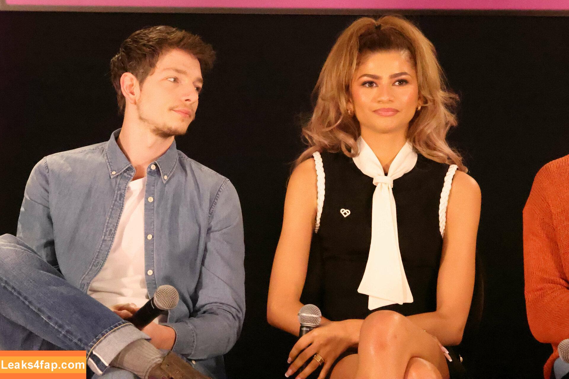 Zendaya / zayarose11 слитое фото фото #1613