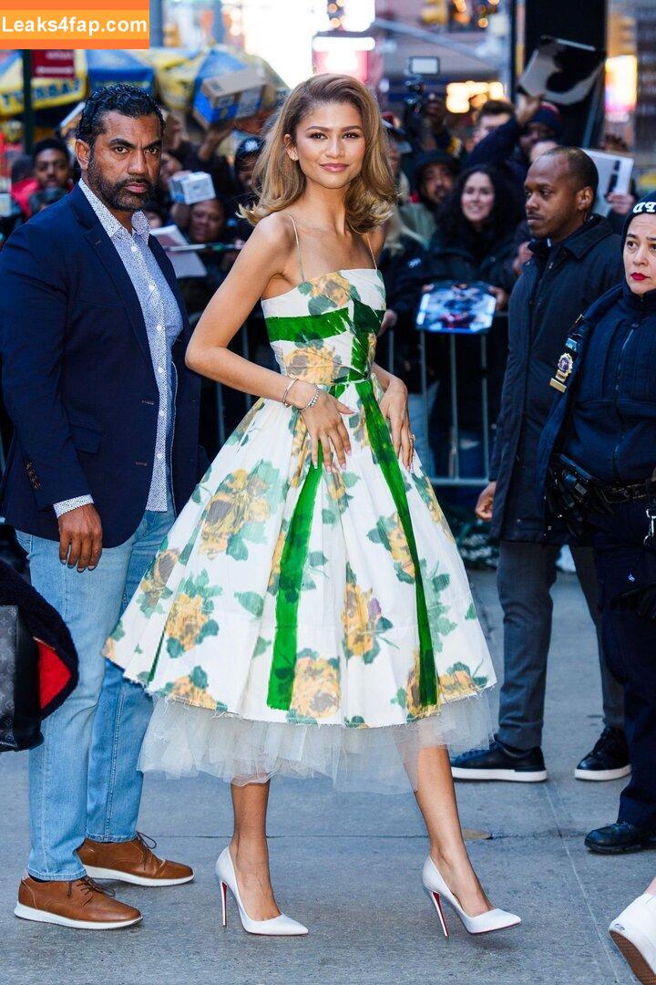 Zendaya / zayarose11 слитое фото фото #1635