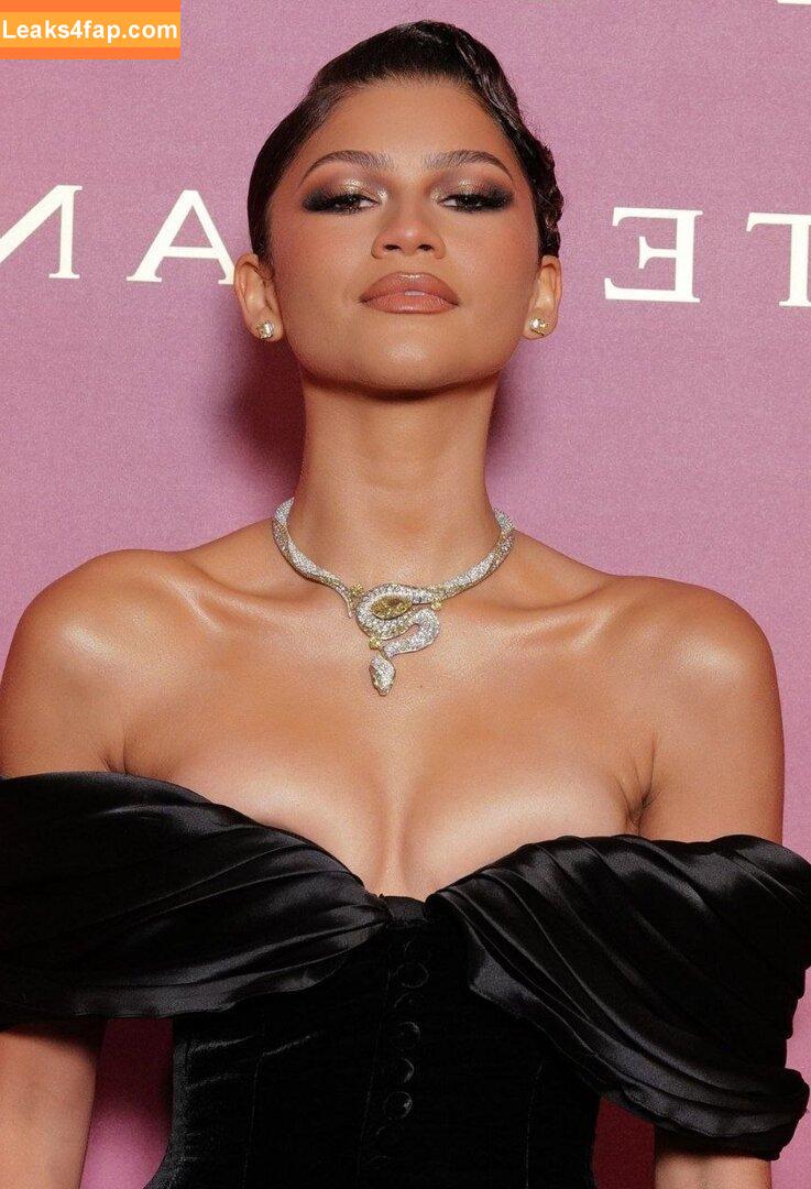 Zendaya / zayarose11 слитое фото фото #1985
