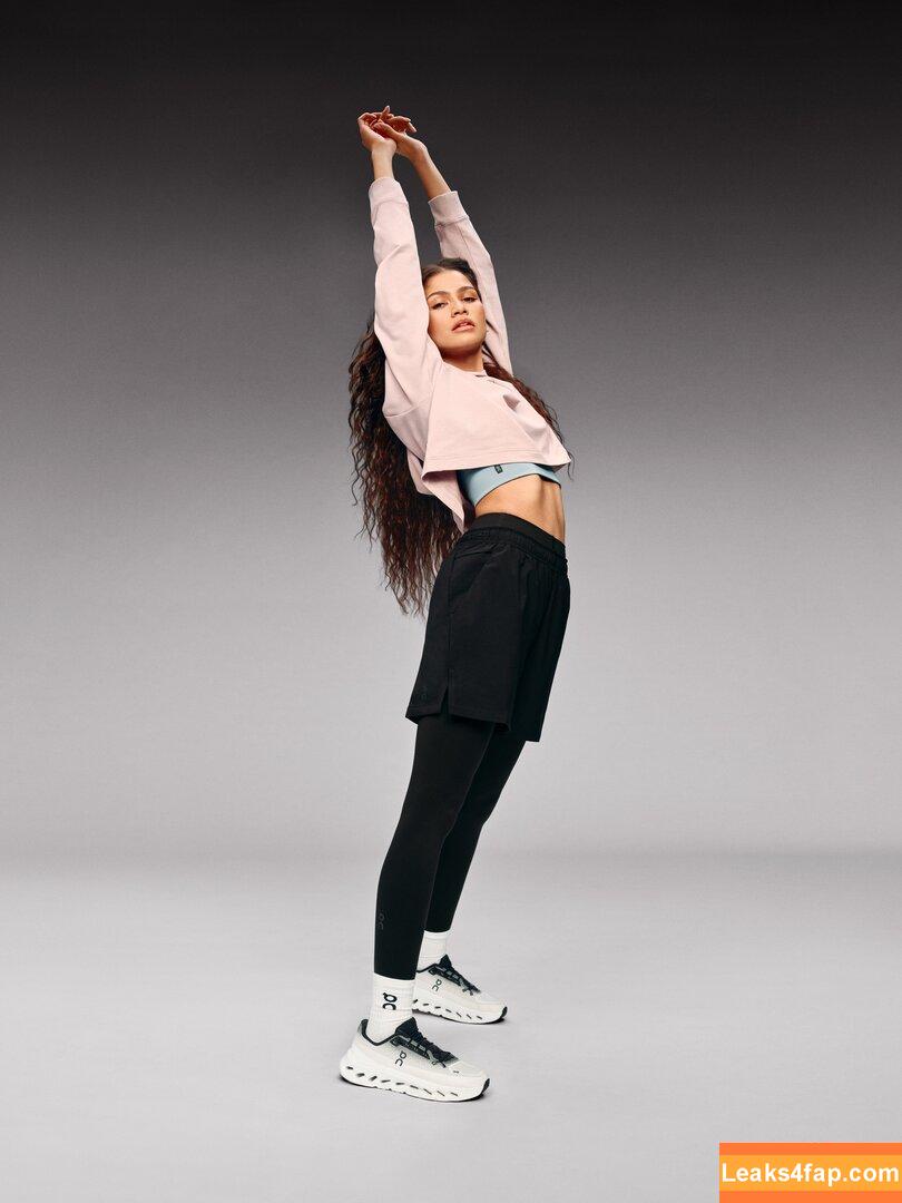 Zendaya слитое фото фото #2142