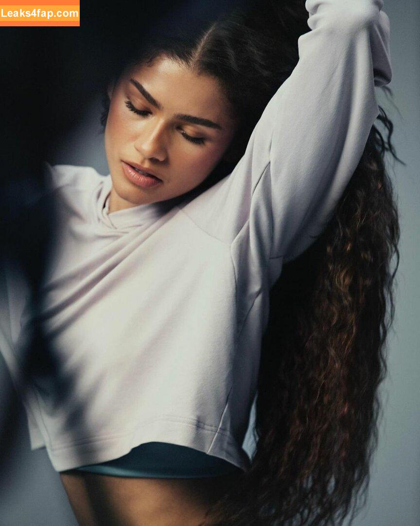 Zendaya слитое фото фото #2147