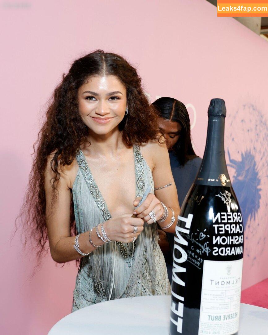 Zendaya слитое фото фото #2278