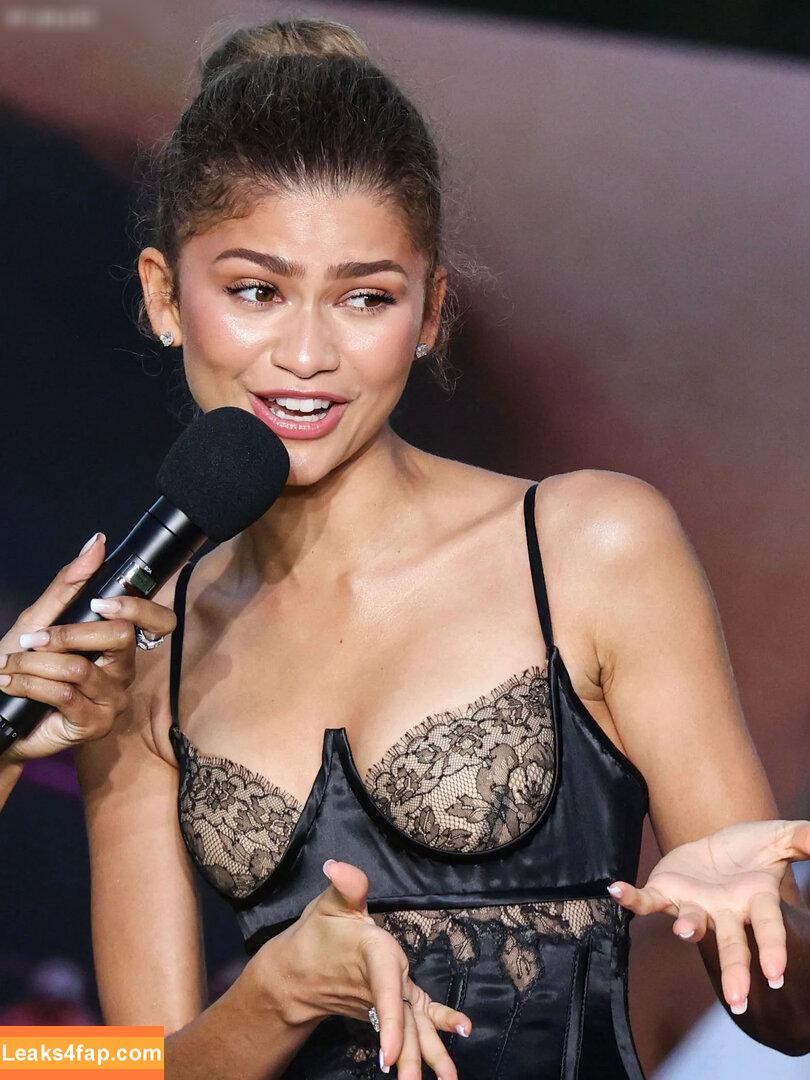 Zendaya слитое фото фото #2364