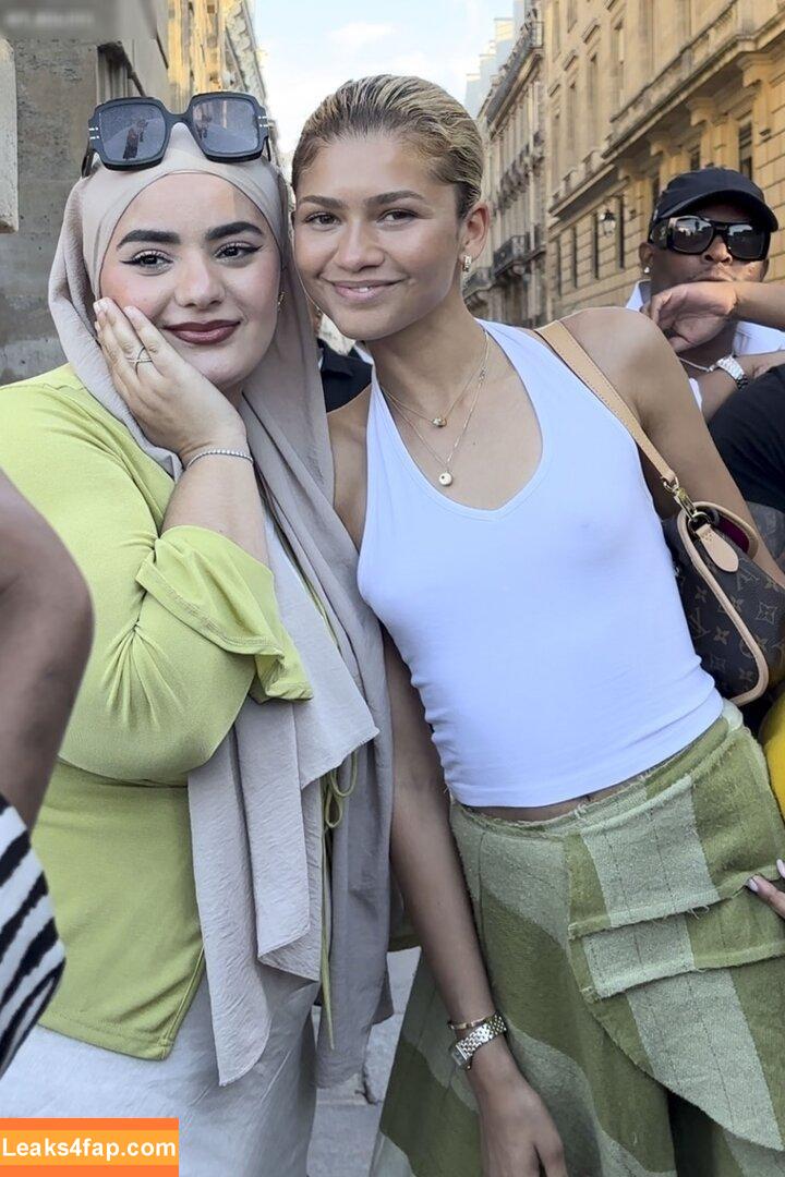 Zendaya слитое фото фото #2564