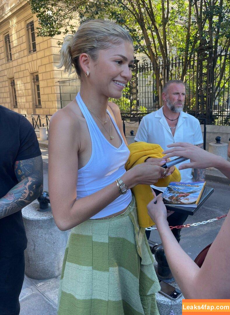 Zendaya слитое фото фото #2570