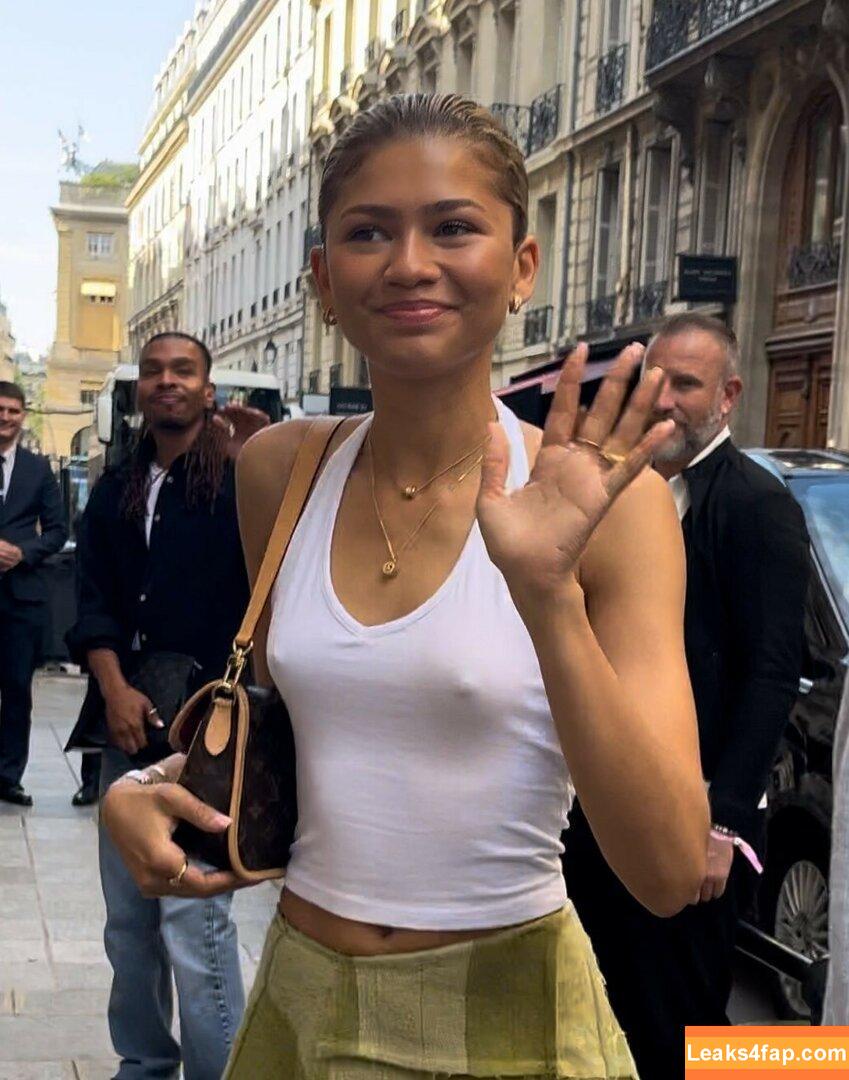 Zendaya слитое фото фото #2572