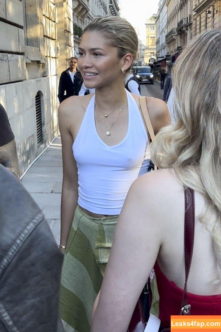 Zendaya слитое фото фото #2586