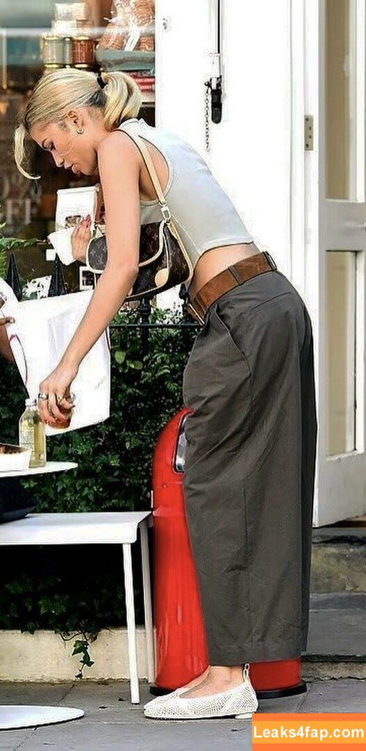 Zendaya слитое фото фото #2629