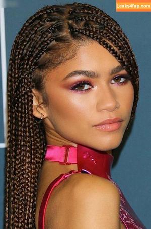 Zendaya фото #2000