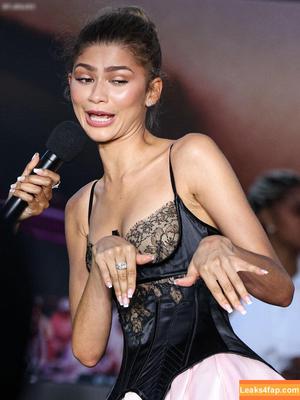 Zendaya фото #2575