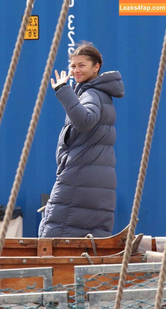 Zendaya /  leaked photo photo #3474