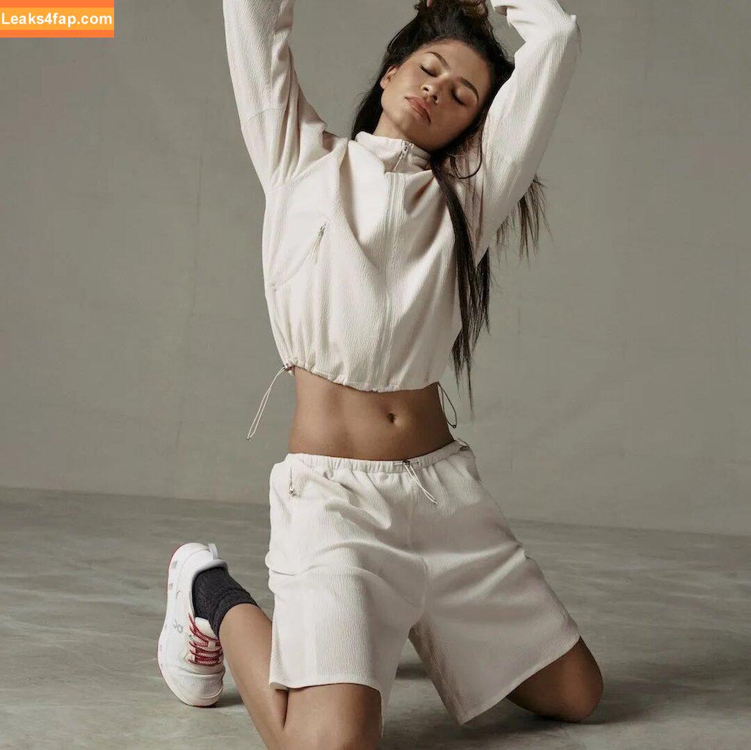 Zendaya /  leaked photo photo #3488