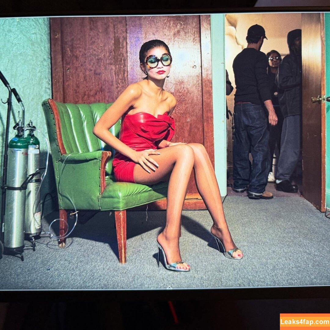 Zendaya /  leaked photo photo #3549
