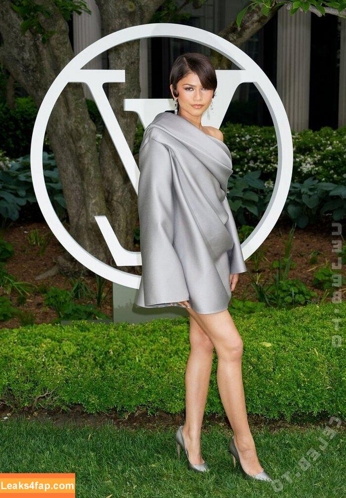Zendaya / https: / zayarose11 leaked photo photo #3629