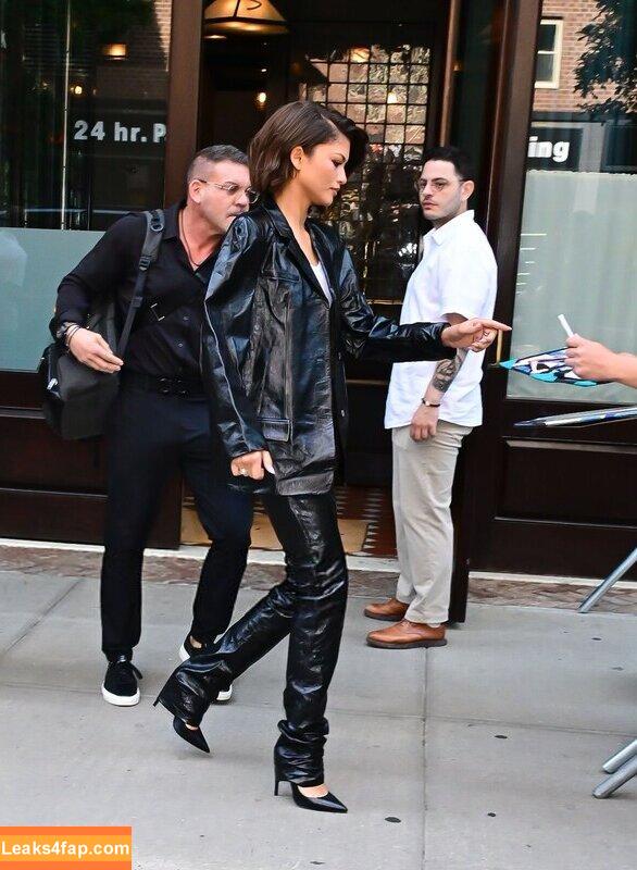 Zendaya / https: / zayarose11 leaked photo photo #3792