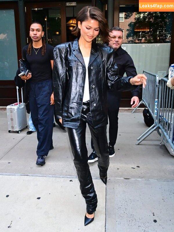 Zendaya / https: / zayarose11 leaked photo photo #3794