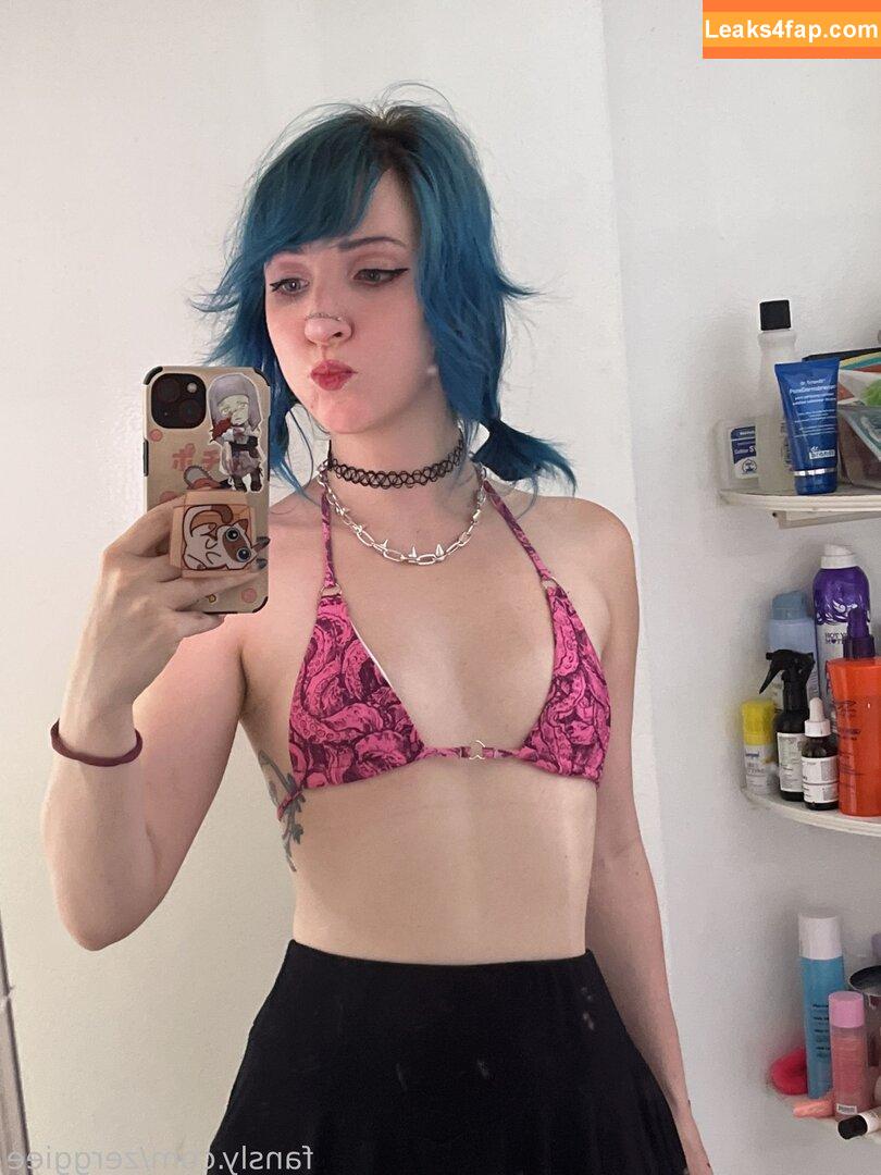zerggiee /  leaked photo photo #0038