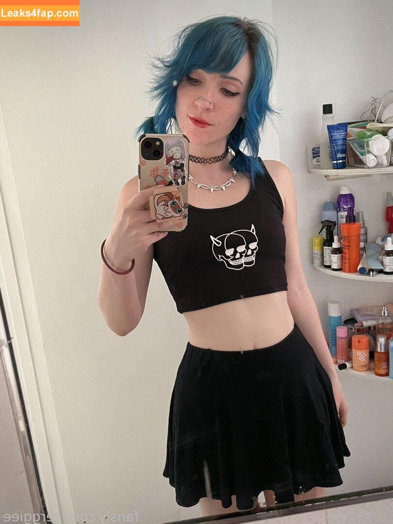 zerggiee /  leaked photo photo #0041
