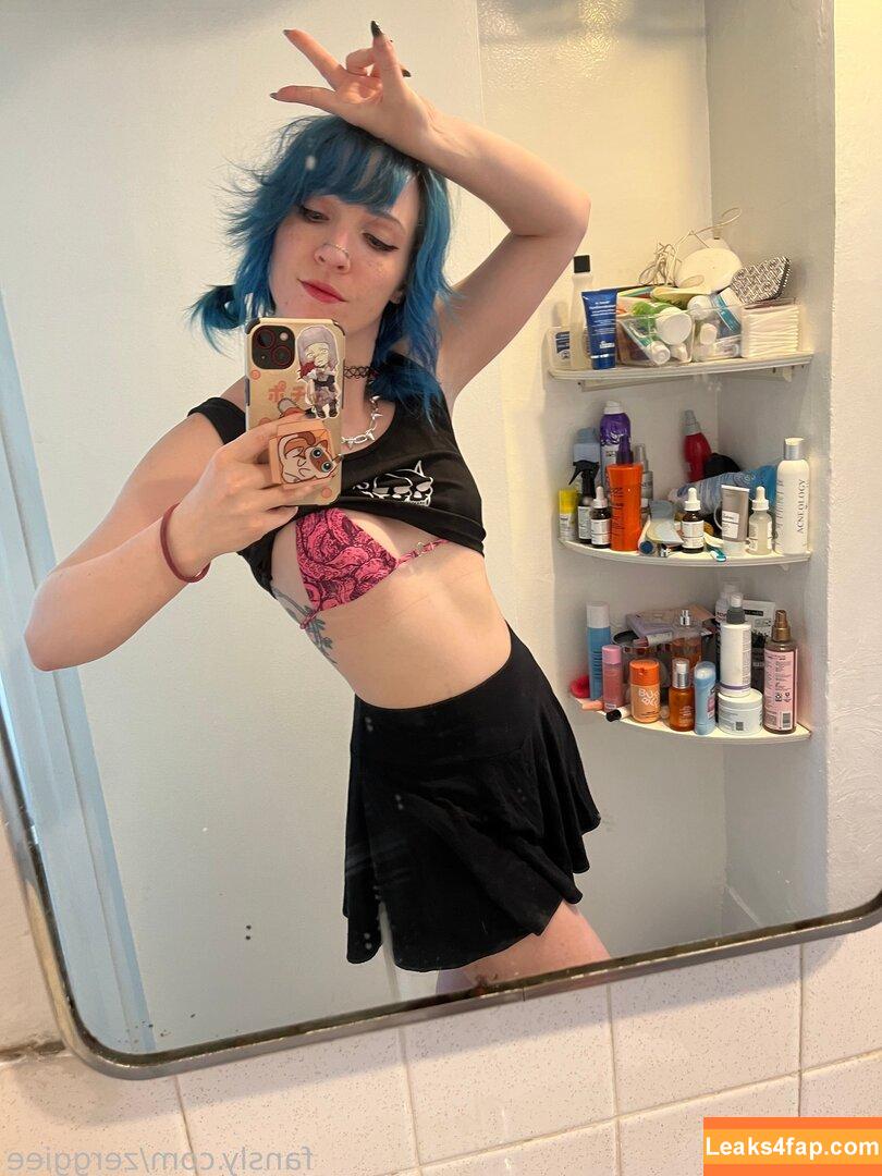 zerggiee /  leaked photo photo #0044