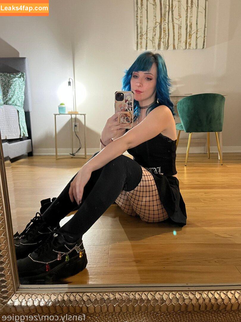 zerggiee /  leaked photo photo #0049