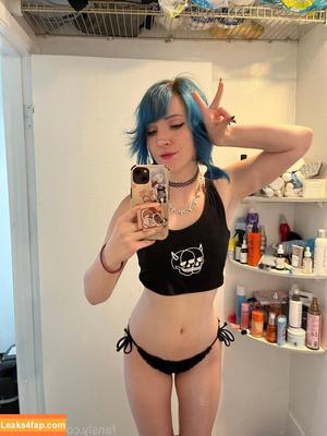 zerggiee photo #0046