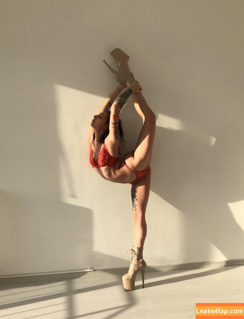 Zeynep Renda / yourvirtualstripper leaked photo photo #0016