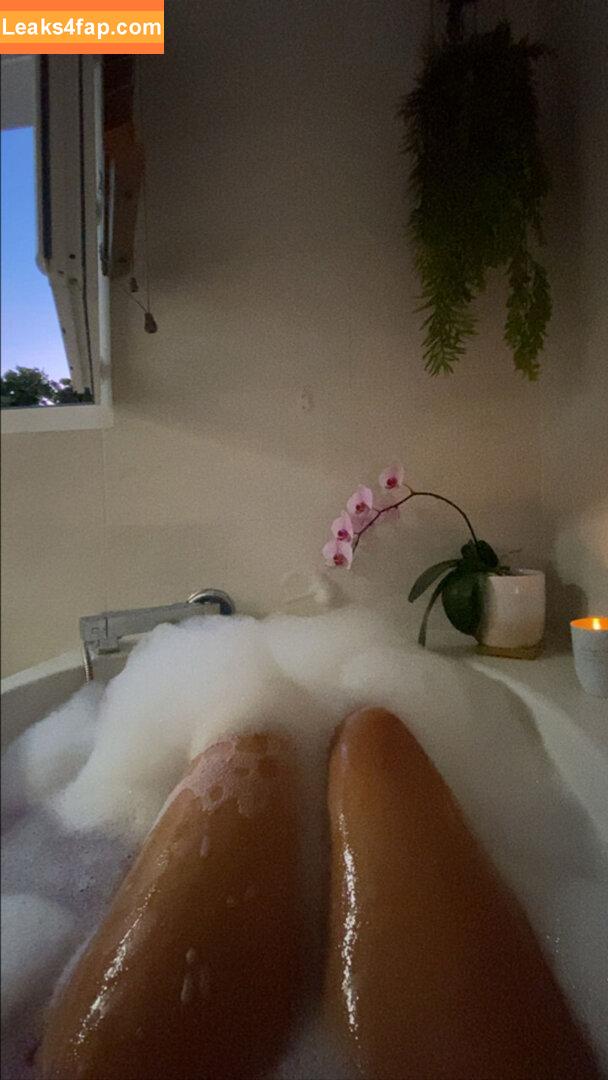 Zina_gh / zinaghmedia leaked photo photo #0020