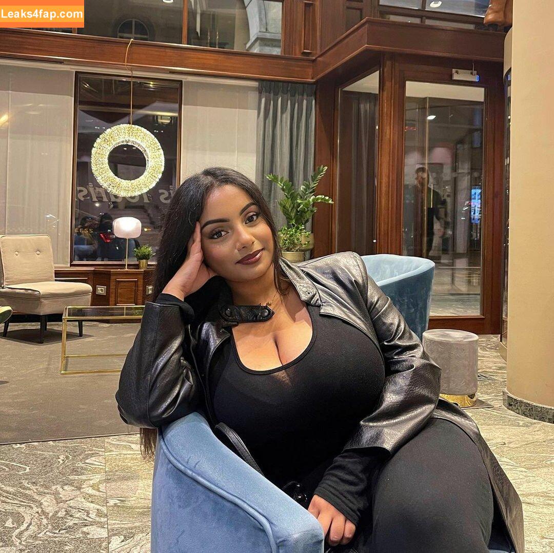 Zina Hadid / moroccanzina_ / therealzinax / zinahadid leaked photo photo #0232