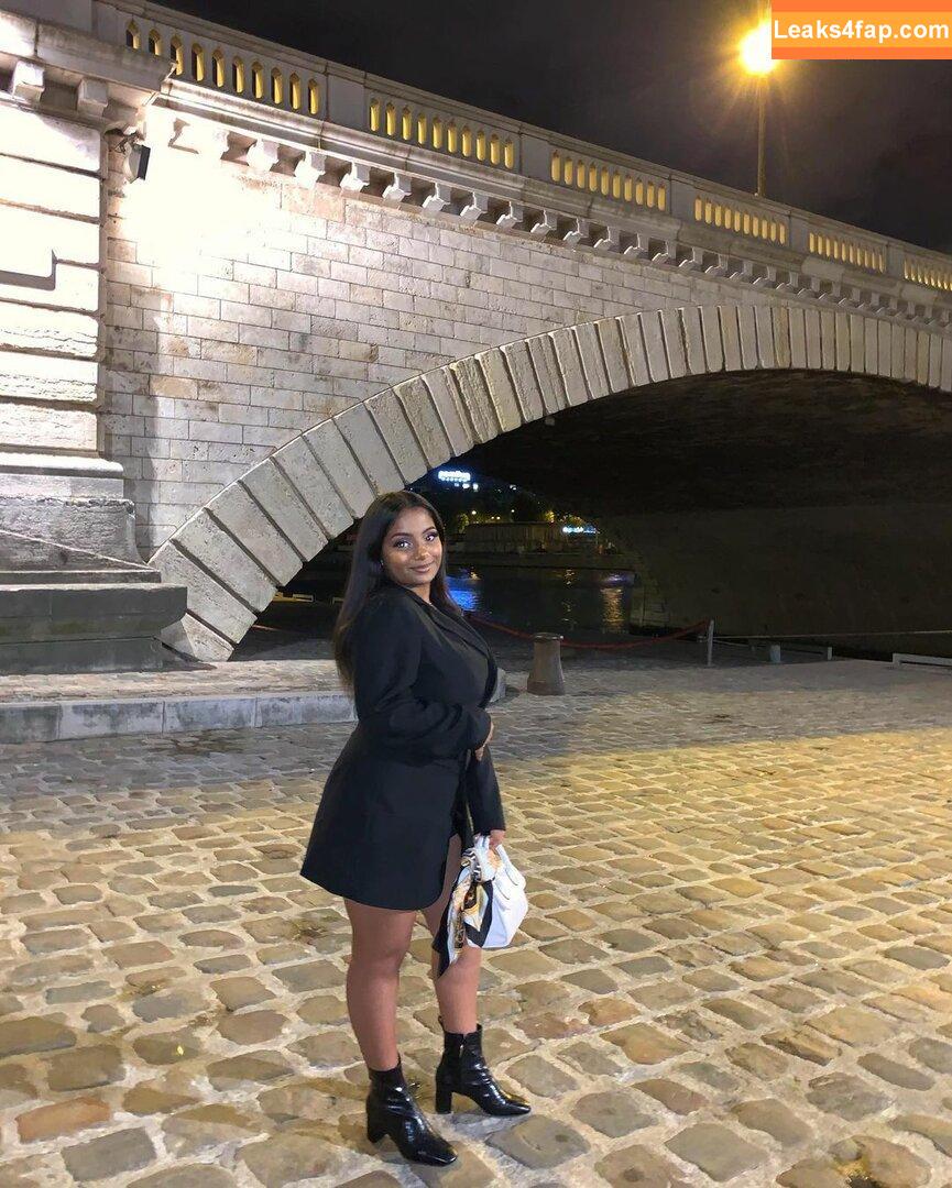 Zina Hadid / moroccanzina_ / therealzinax / zinahadid leaked photo photo #0237