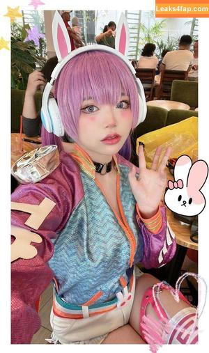 ZinieQ Cosplayer photo #0300