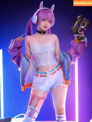 ZinieQ Cosplayer photo #0310