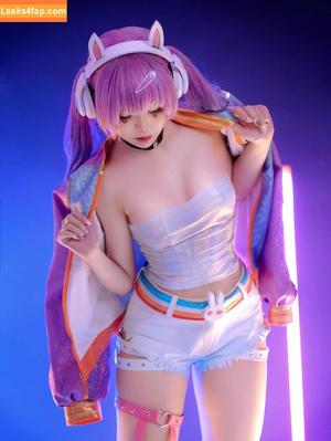 ZinieQ Cosplayer photo #0324