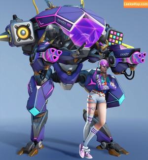 ZinieQ Cosplayer photo #0327