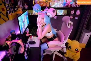 ZinieQ Cosplayer photo #0376