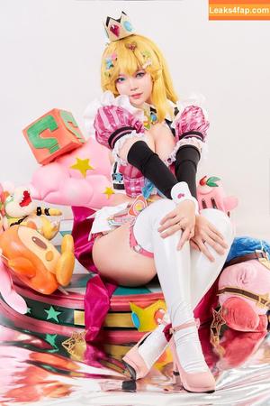 ZinieQ Cosplayer photo #0552