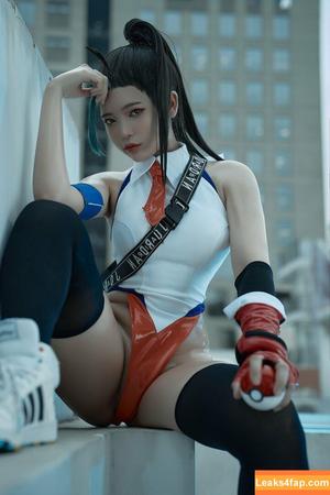 ZinieQ Cosplayer photo #0591